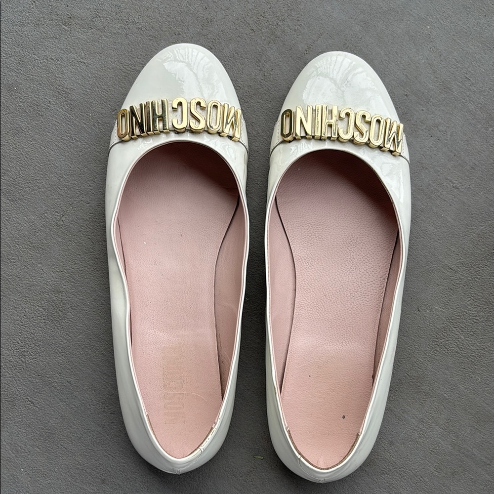 Moschino White Flats Timeless Comfort